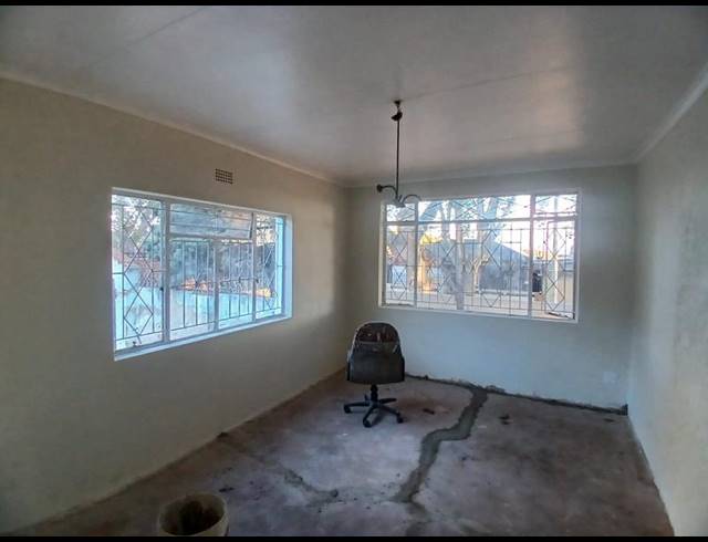 5 BEDROOM HOUSE FOR SALE IN JEPPESTOWN